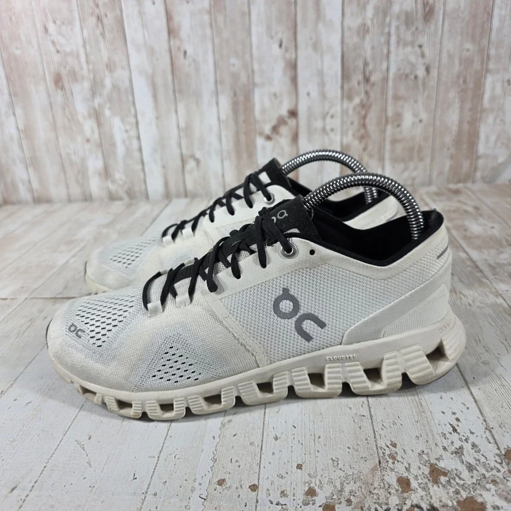 On Cloud X Womens Running Shoes White Black 40.99702 Size 8